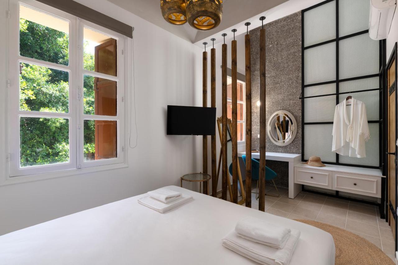 Legato House *